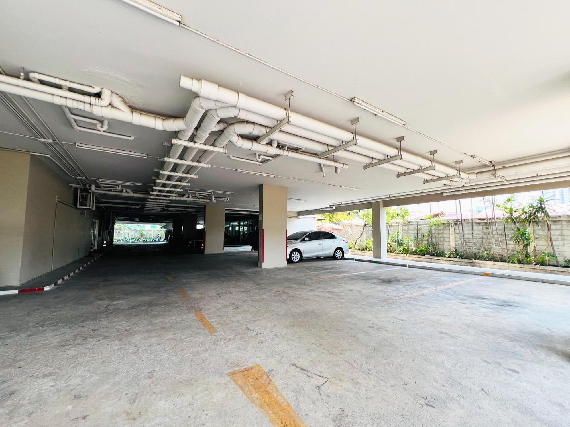 14 Place Bangkok Luaran gambar