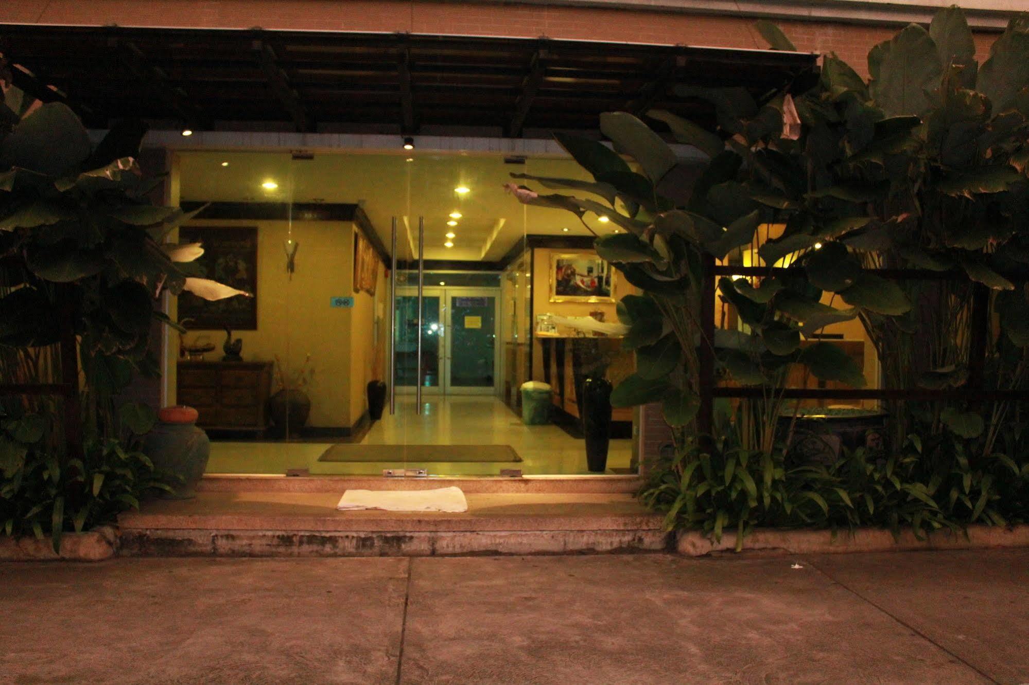 14 Place Bangkok Luaran gambar